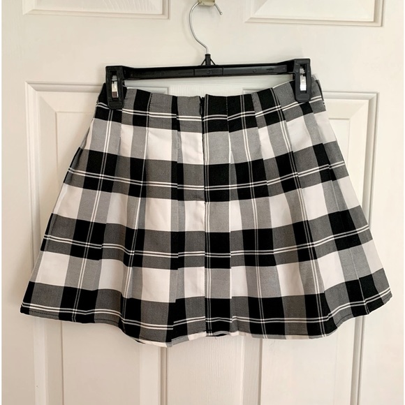 Forever 21 Black and White Plaid Kilt Mini XS - Picture 2 of 5